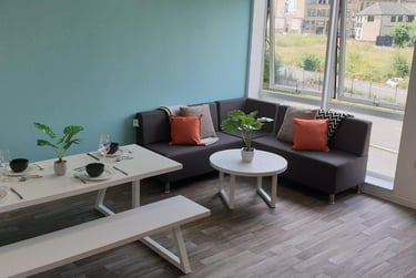 1 bed flat, De Walden Way, City Centre, Bradford, BD71BD - Image 8